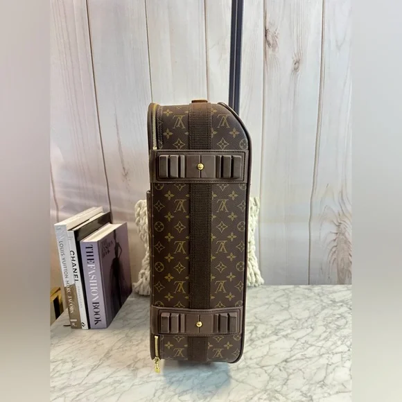 Louis Vuitton Luggage - Picture 6 of 15